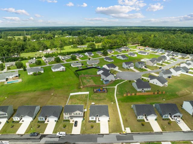 124 Highland Station Drive, Clinton, SC 29325