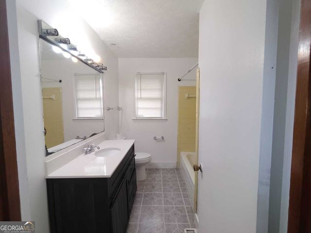 7 Highland Avenue, Hawkinsville, GA 31036