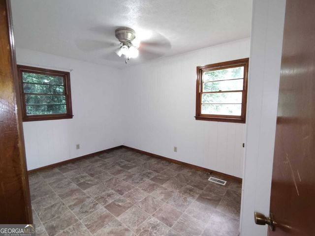 7 Highland Avenue, Hawkinsville, GA 31036