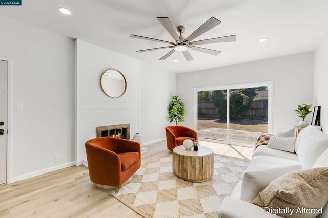1750 Woodcrest Dr, Concord, CA 94521