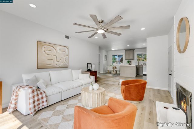 1750 Woodcrest Dr, Concord, CA 94521