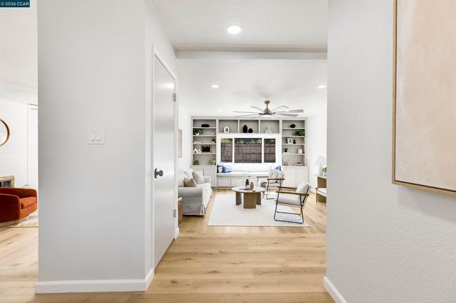 1750 Woodcrest Dr, Concord, CA 94521