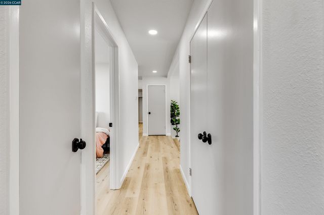 1750 Woodcrest Dr, Concord, CA 94521