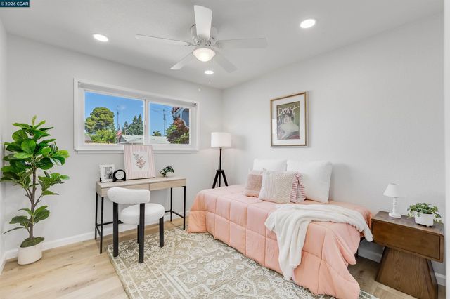 1750 Woodcrest Dr, Concord, CA 94521
