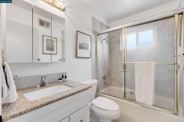 1750 Woodcrest Dr, Concord, CA 94521