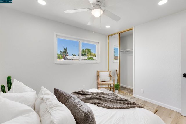 1750 Woodcrest Dr, Concord, CA 94521