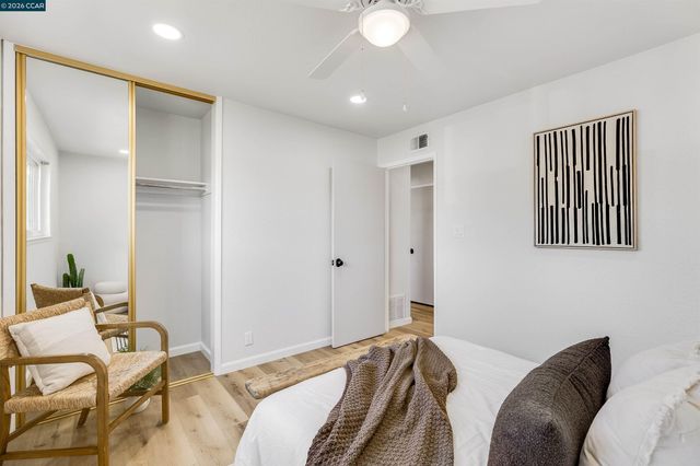 1750 Woodcrest Dr, Concord, CA 94521