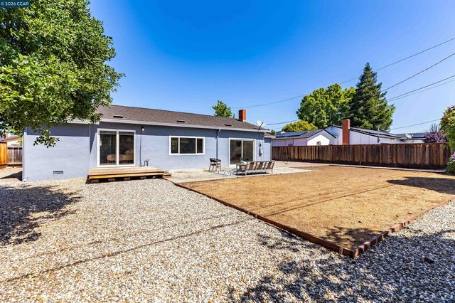 1750 Woodcrest Dr, Concord, CA 94521