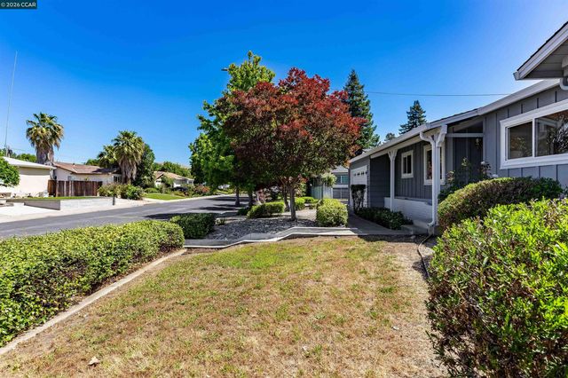 1750 Woodcrest Dr, Concord, CA 94521
