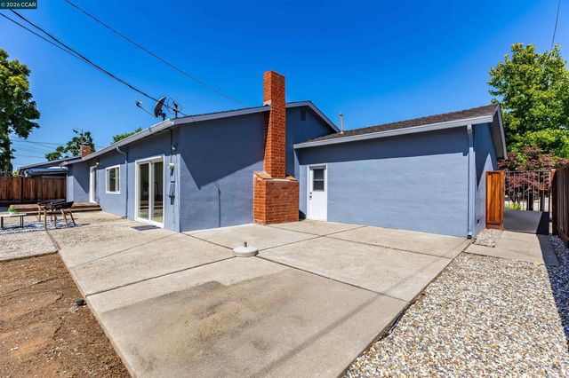 1750 Woodcrest Dr, Concord, CA 94521