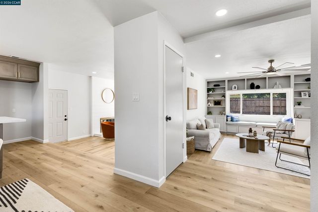 1750 Woodcrest Dr, Concord, CA 94521