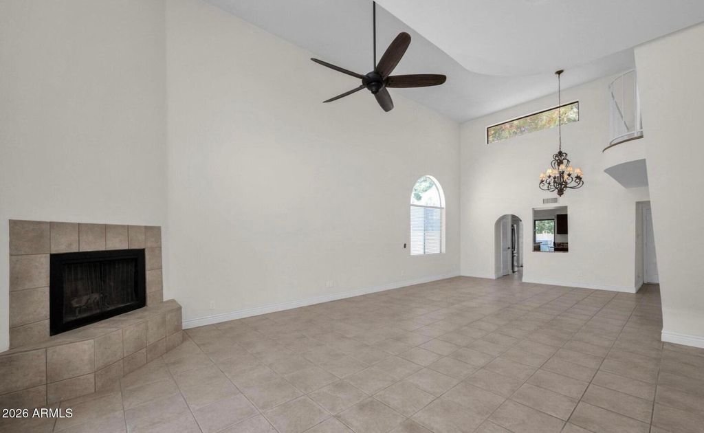 Image 10 of property listing at 8434 E SAN BERNARDO Drive, Scottsdale, AZ 85258