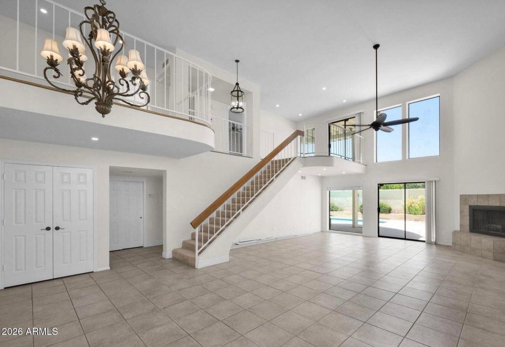 Image 11 of property listing at 8434 E SAN BERNARDO Drive, Scottsdale, AZ 85258