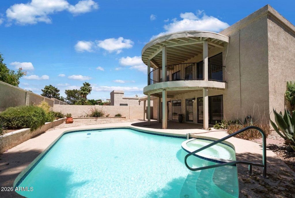 Image 2 of property listing at 8434 E SAN BERNARDO Drive, Scottsdale, AZ 85258