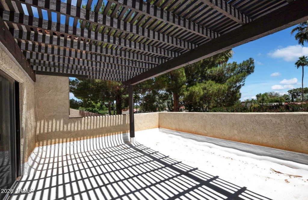 Image 27 of property listing at 8434 E SAN BERNARDO Drive, Scottsdale, AZ 85258