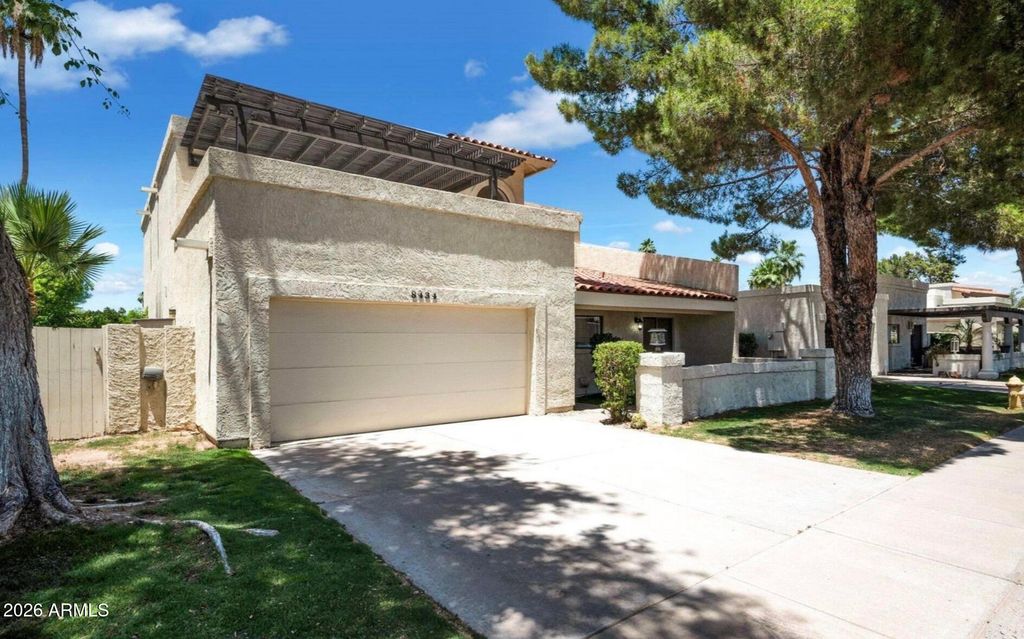 Image 37 of property listing at 8434 E SAN BERNARDO Drive, Scottsdale, AZ 85258