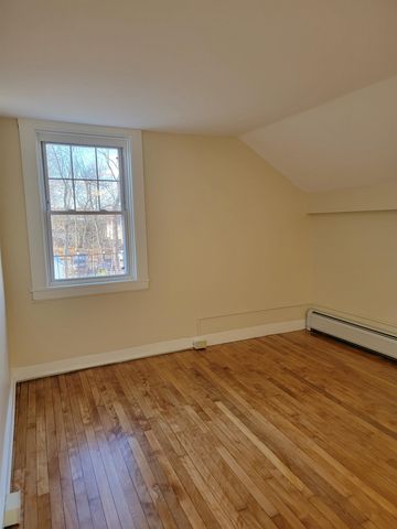 207 Silver Street, Bennington, VT 05201