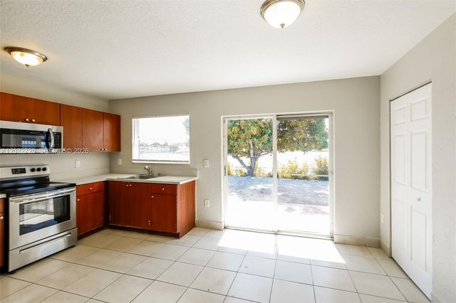 19420 NW 32nd Ave, Miami Gardens, FL 33056