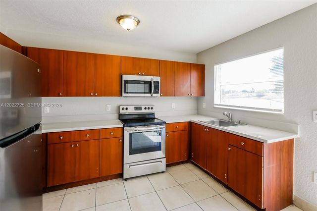 19420 NW 32nd Ave, Miami Gardens, FL 33056