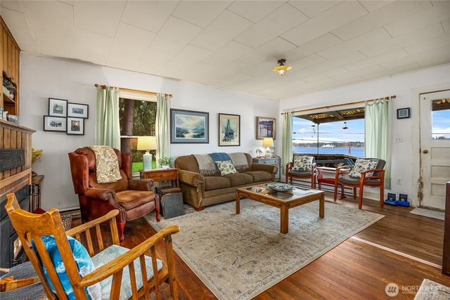 1710 Jacobsen Boulevard NE, Bremerton, WA 98310