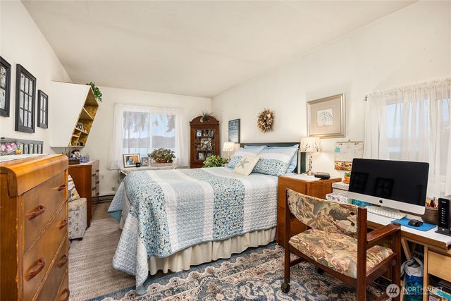 1710 Jacobsen Boulevard NE, Bremerton, WA 98310