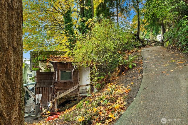 1710 Jacobsen Boulevard NE, Bremerton, WA 98310