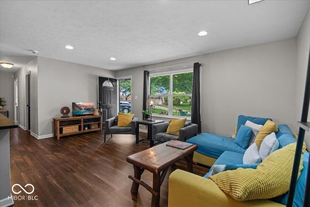 219 Newby Court, Westfield, IN 46074