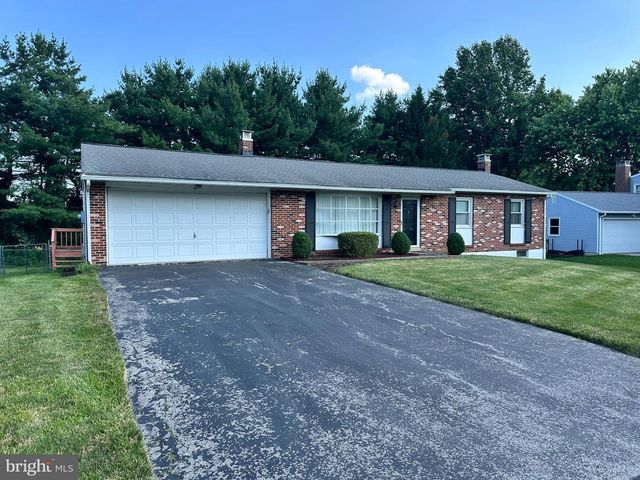 6 CONCORD DR, New Freedom, PA 17349
