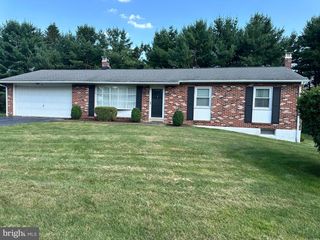 6 CONCORD DR, New Freedom, PA 17349