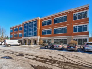 400 S County Farm Road 200, Wheaton, IL 60187