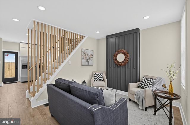 831 LIVINGSTON ST, Philadelphia, PA 19125