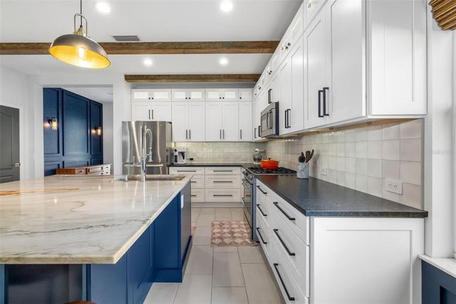 12153 FOREST PARK CIRCLE, Bradenton, FL 34211
