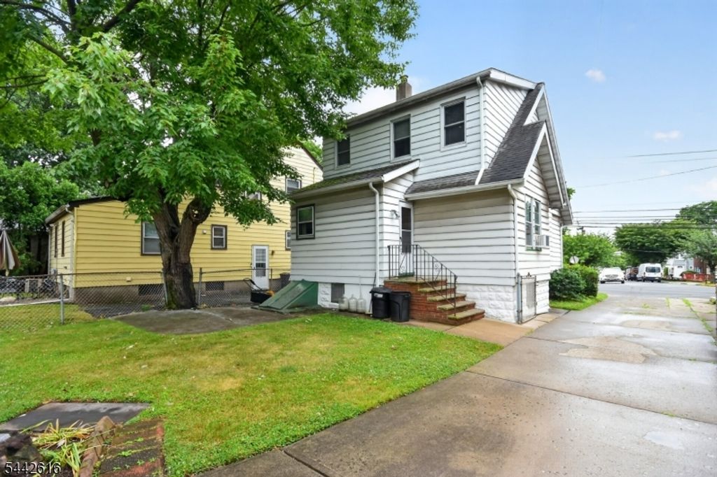 438 Joralemon St, Belleville Twp., NJ 07109 — photo 2