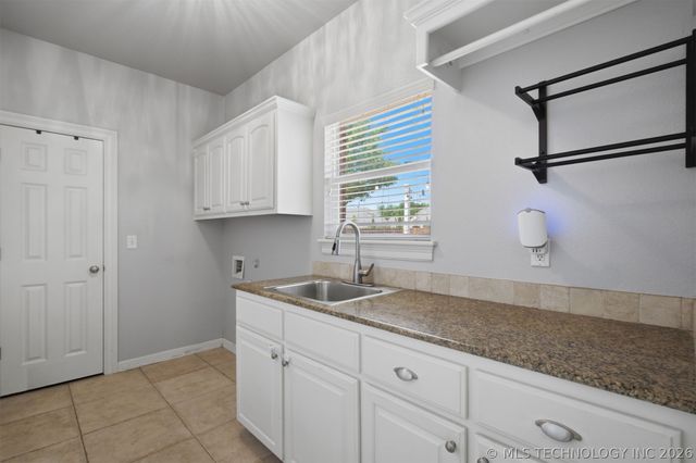 8905 N 140th East Avenue, Owasso, OK 74055
