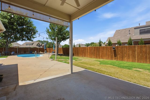 8905 N 140th East Avenue, Owasso, OK 74055
