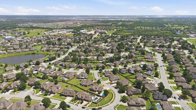 8905 N 140th East Avenue, Owasso, OK 74055