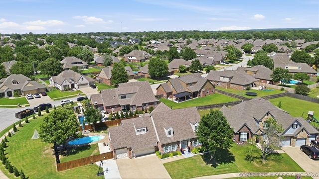 8905 N 140th East Avenue, Owasso, OK 74055