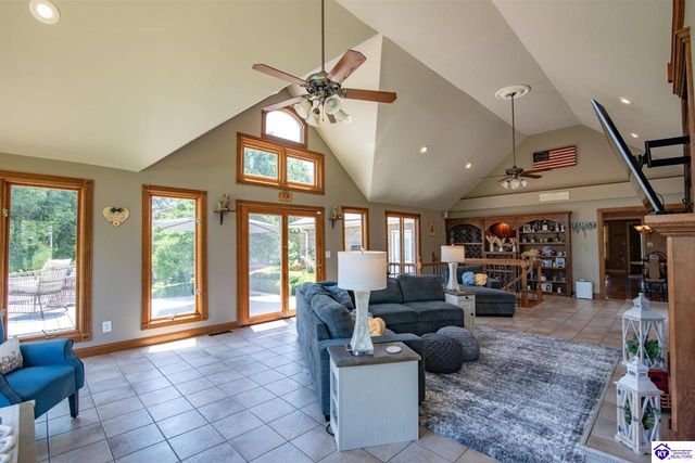 103 Coventry Lane, Bardstown, KY 40004