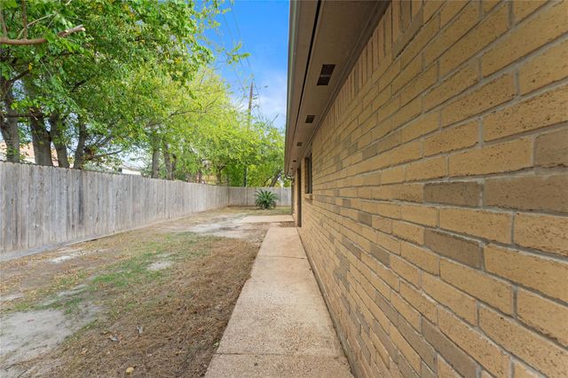 10746 Staghill Drive, Houston, TX 77064