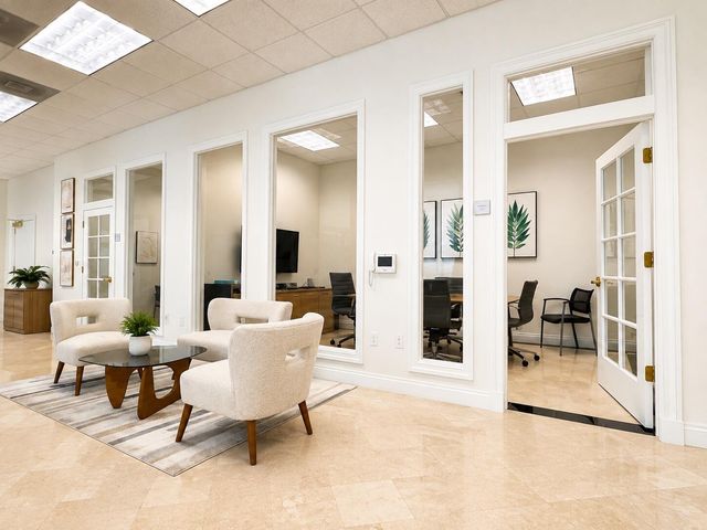 110 MERRICK Way 3A, Coral Gables, FL 33134