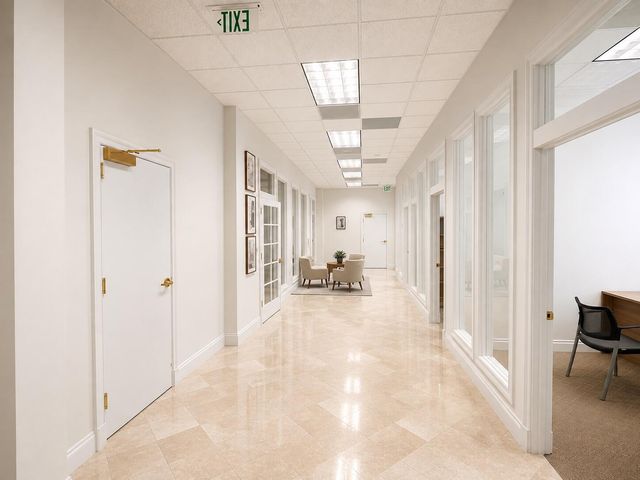 110 MERRICK Way 3A, Coral Gables, FL 33134