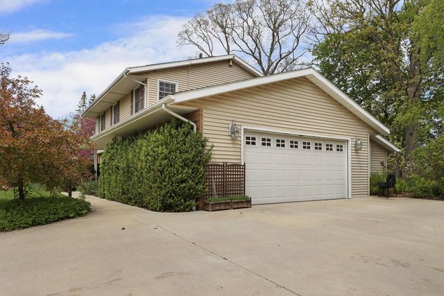 8715 108th AVENUE, Pleasant Prairie, WI 53158