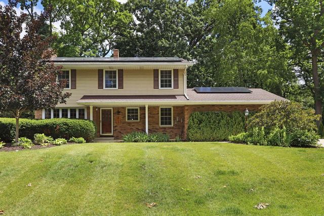 8715 108th AVENUE, Pleasant Prairie, WI 53158