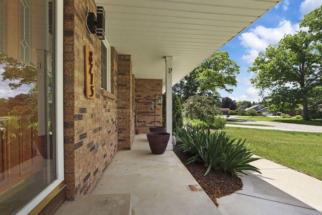 8715 108th AVENUE, Pleasant Prairie, WI 53158