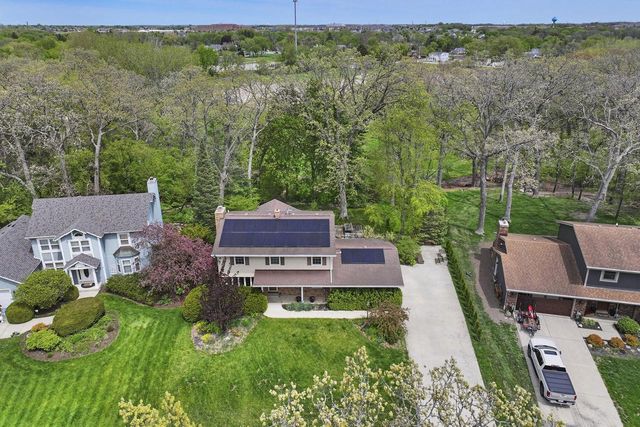 8715 108th AVENUE, Pleasant Prairie, WI 53158