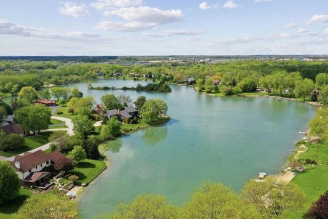 8715 108th AVENUE, Pleasant Prairie, WI 53158