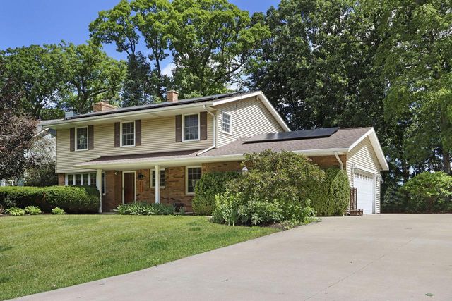 8715 108th AVENUE, Pleasant Prairie, WI 53158