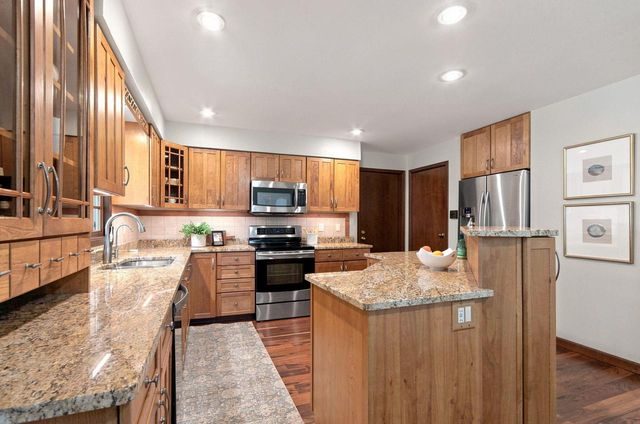 8715 108th AVENUE, Pleasant Prairie, WI 53158