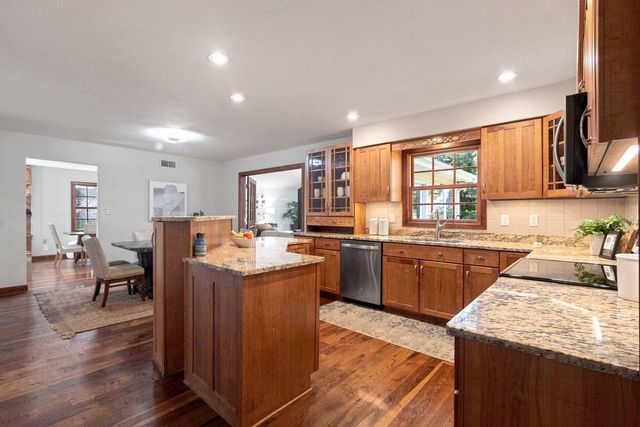 8715 108th AVENUE, Pleasant Prairie, WI 53158