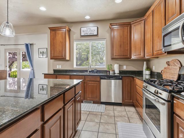3257 W STOKER CV, South Jordan, UT 84095